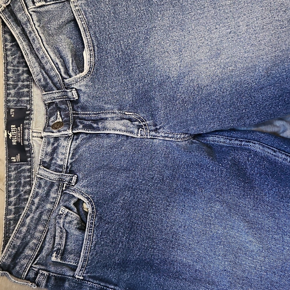 Hollister Low Risw Flare Jeans - Picture 3 of 6